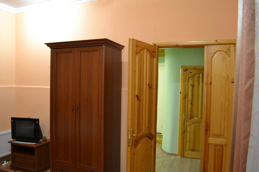 Apartment On Ploshcha Svyatogo Teodora 리비프 외부 사진