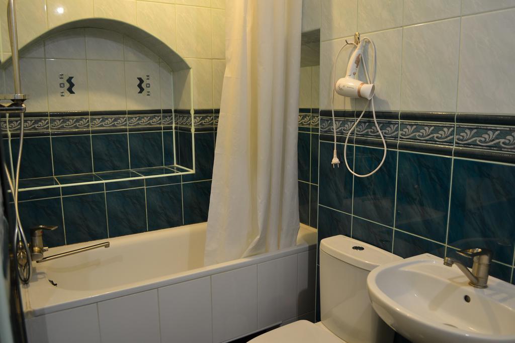 Apartment On Ploshcha Svyatogo Teodora 리비프 외부 사진