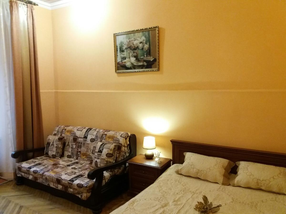 Apartment On Ploshcha Svyatogo Teodora 리비프 외부 사진